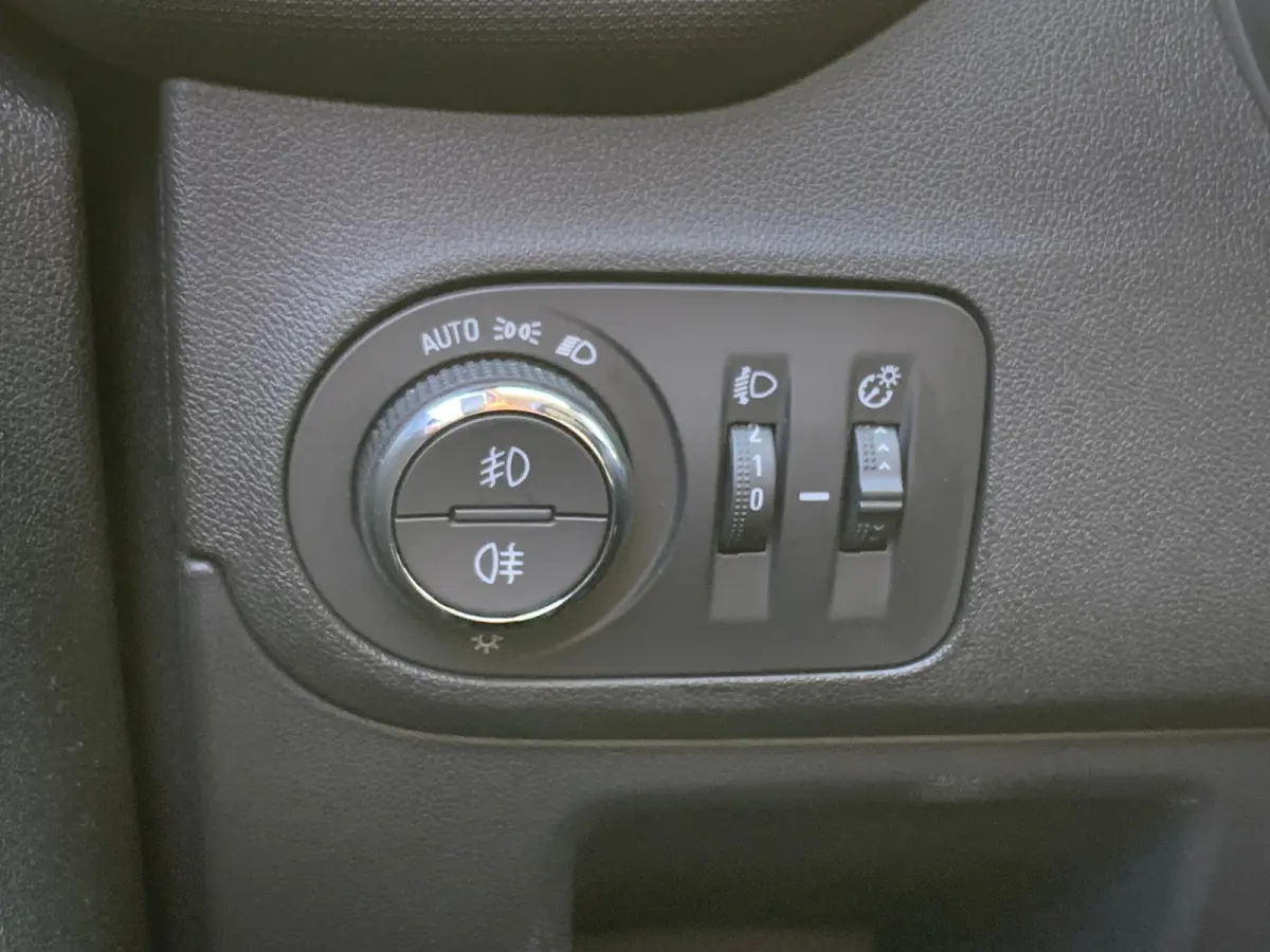 1.2 Turbo Online Edition Airco | Automaat! | Camera | Cruise Control | DAB | Keyless | LMV 17" | PDC V&A | Navi |