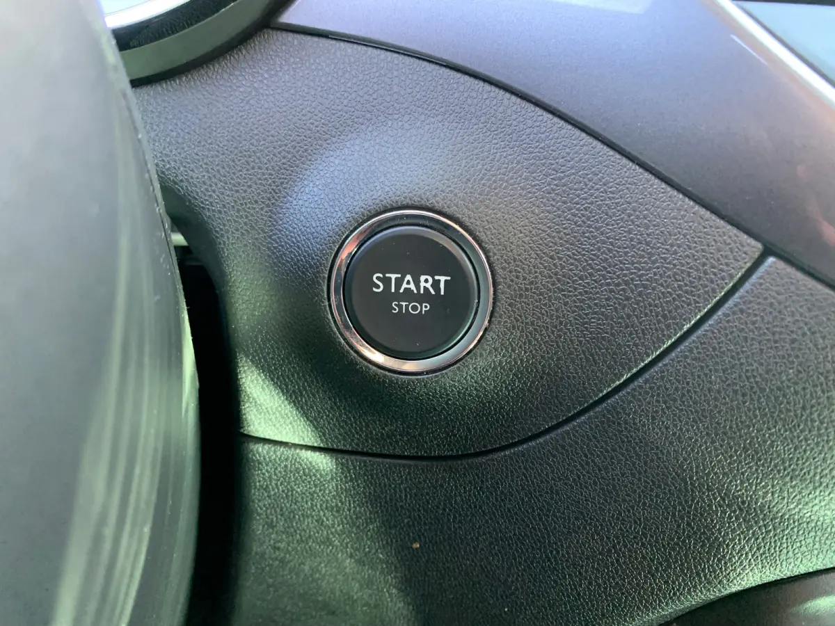 1.2 Turbo Online Edition Airco | Automaat! | Camera | Cruise Control | DAB | Keyless | LMV 17" | PDC V&A | Navi |