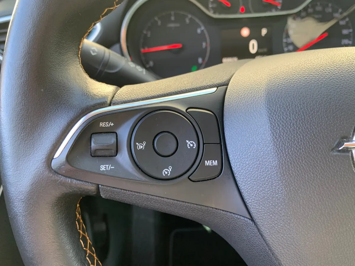 1.2 Turbo Online Edition Airco | Automaat! | Camera | Cruise Control | DAB | Keyless | LMV 17" | PDC V&A | Navi |