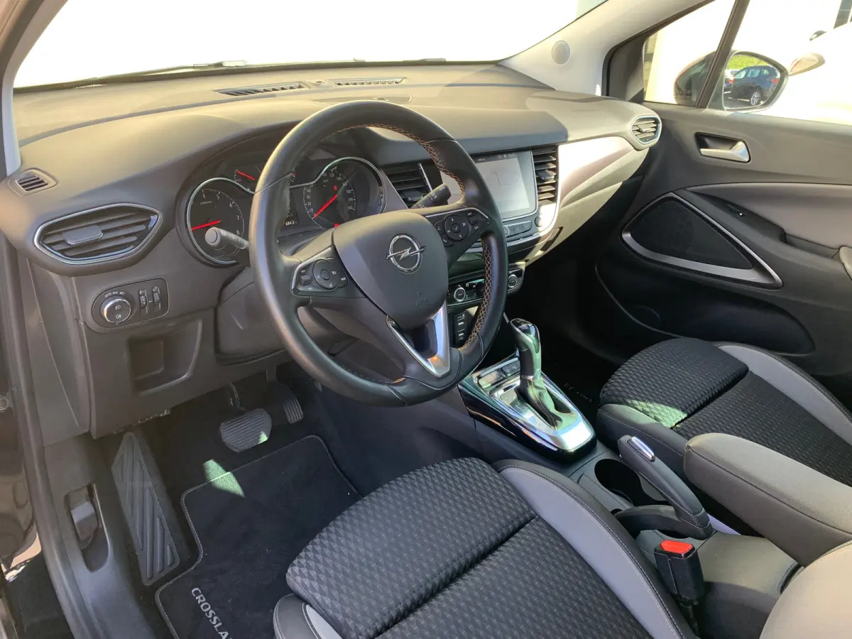 1.2 Turbo Online Edition Airco | Automaat! | Camera | Cruise Control | DAB | Keyless | LMV 17" | PDC V&A | Navi |