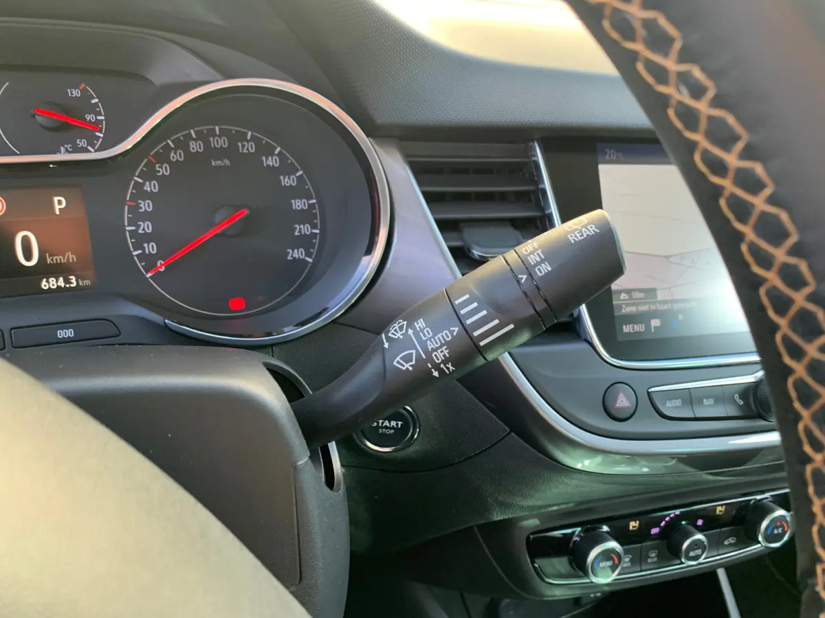 1.2 Turbo Online Edition Airco | Automaat! | Camera | Cruise Control | DAB | Keyless | LMV 17" | PDC V&A | Navi |