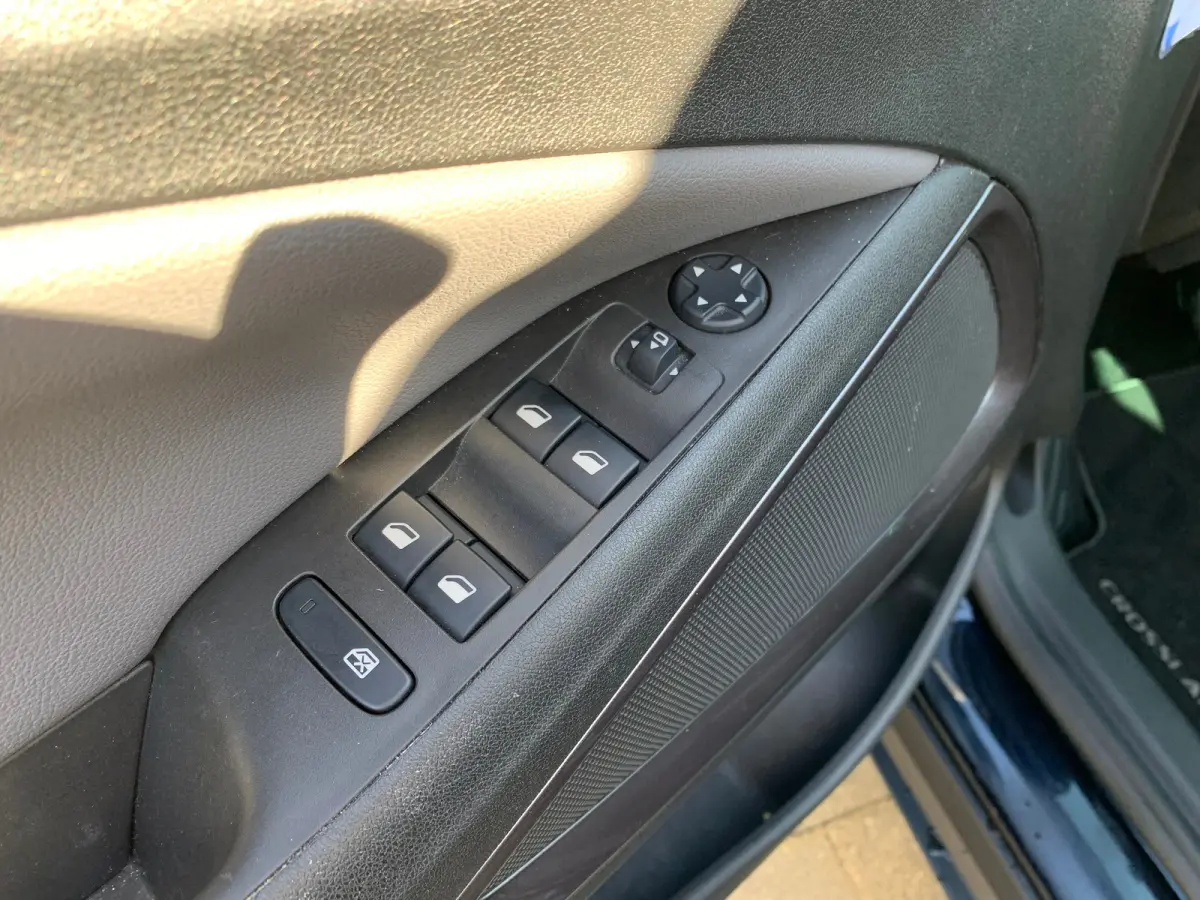 1.2 Turbo Online Edition Airco | Automaat! | Camera | Cruise Control | DAB | Keyless | LMV 17" | PDC V&A | Navi |