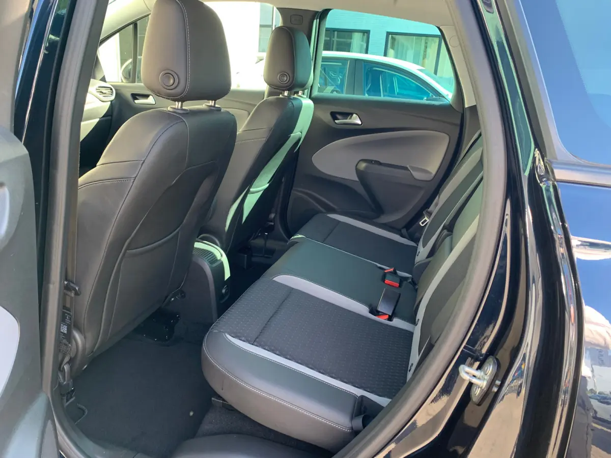 1.2 Turbo Online Edition Airco | Automaat! | Camera | Cruise Control | DAB | Keyless | LMV 17" | PDC V&A | Navi |