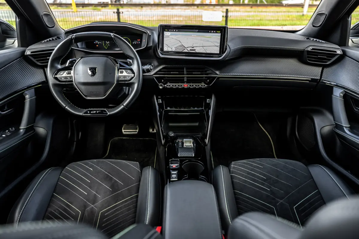 1.2 GT /Pano/360/Massage/Carplay