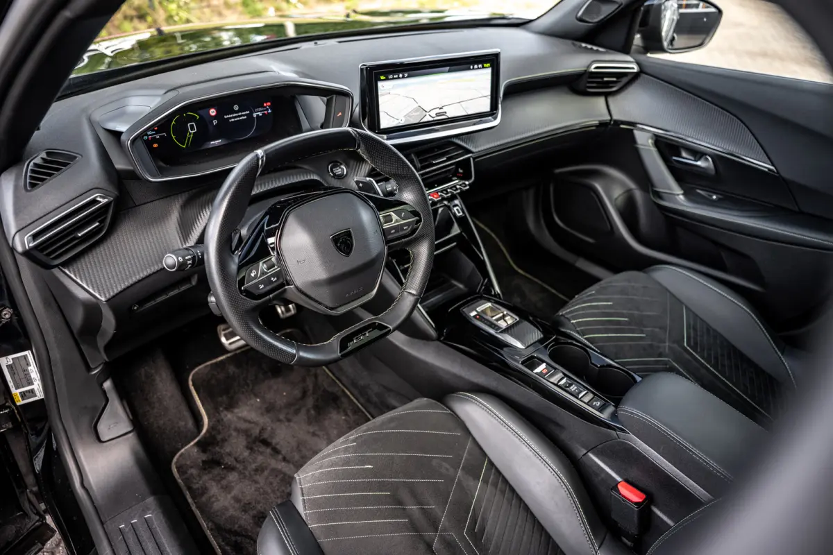 1.2 GT /Pano/360/Massage/Carplay