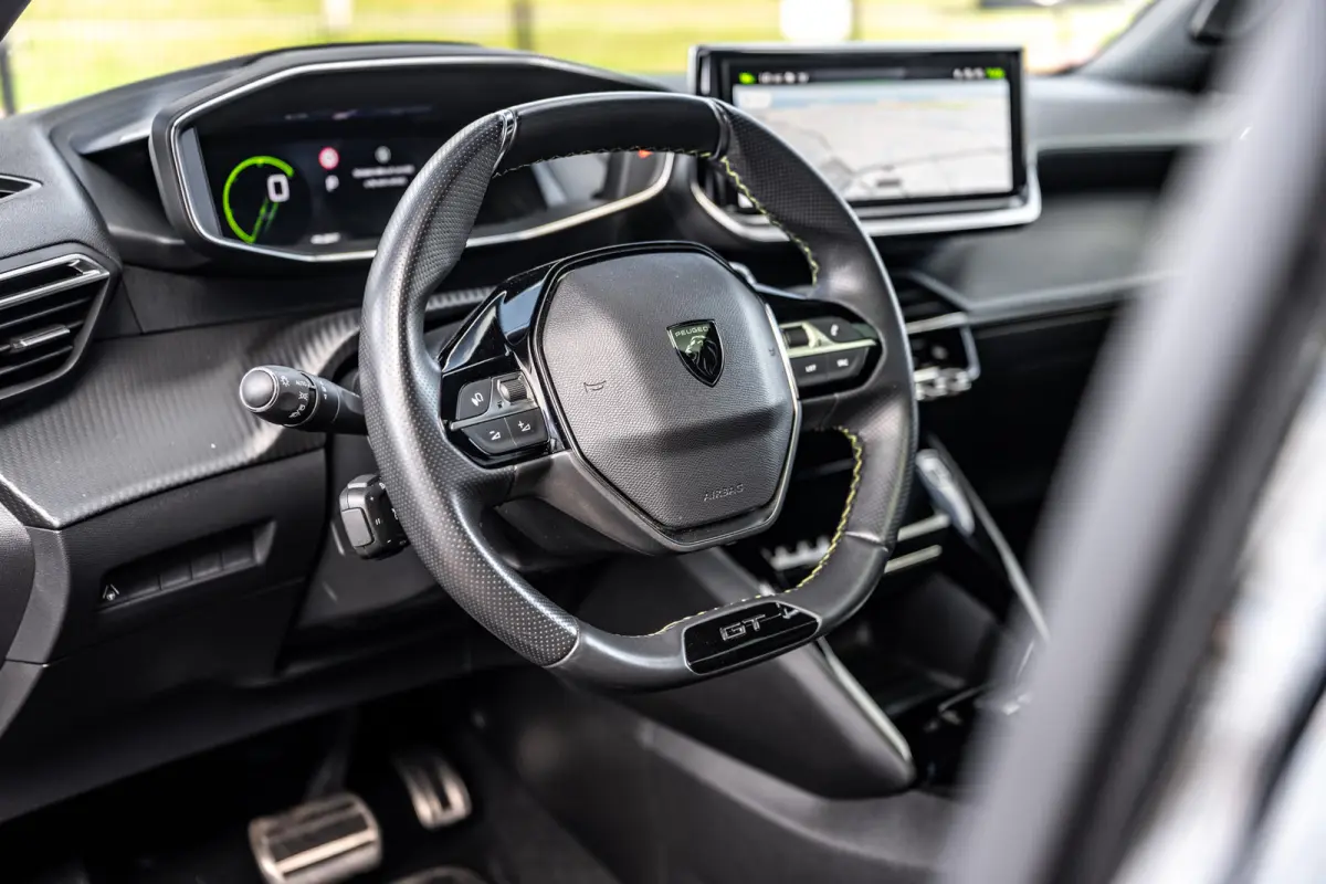 1.2 GT /Pano/360/Massage/Carplay
