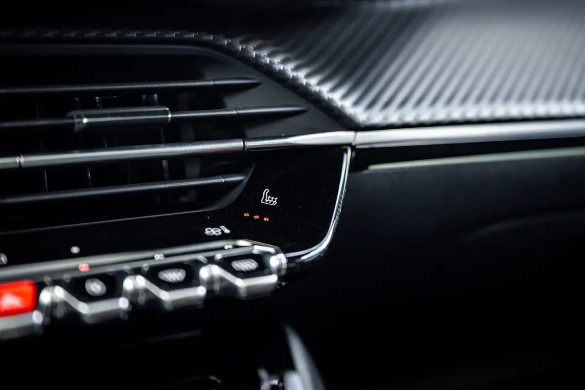1.2 GT /Pano/360/Massage/Carplay