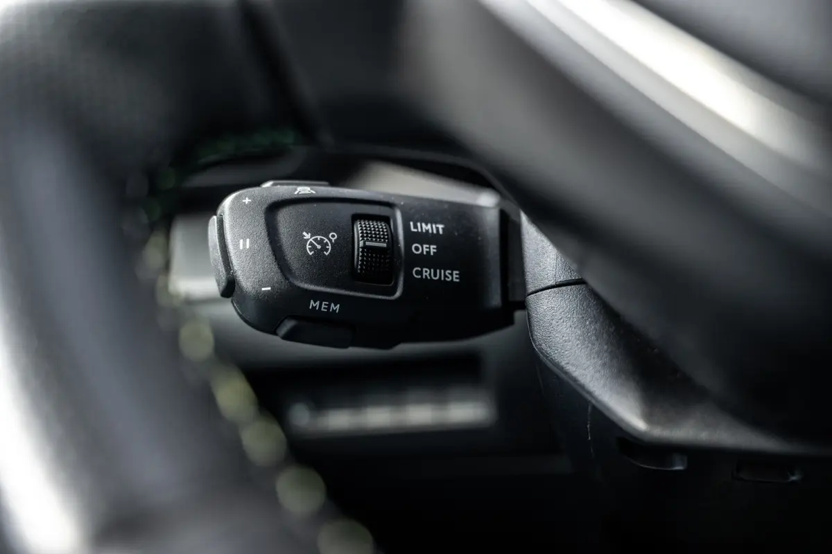 1.2 GT /Pano/360/Massage/Carplay