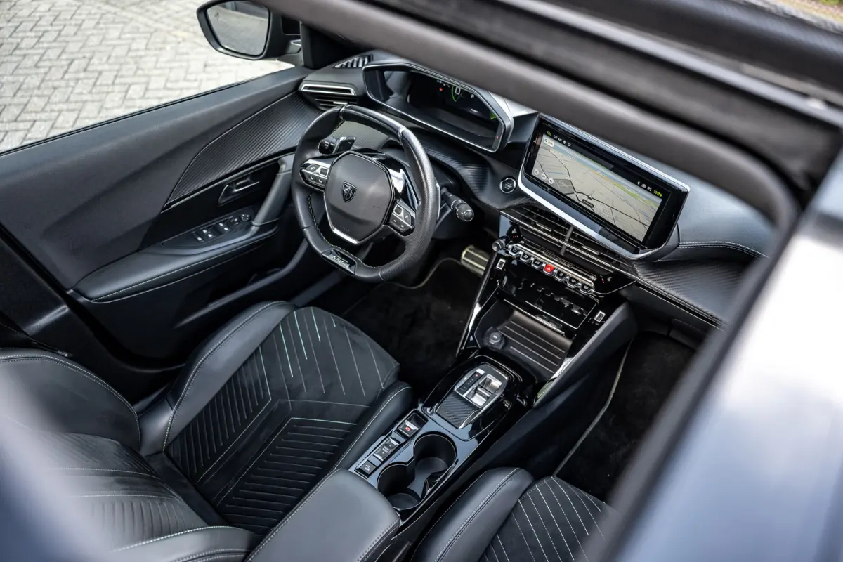 1.2 GT /Pano/360/Massage/Carplay