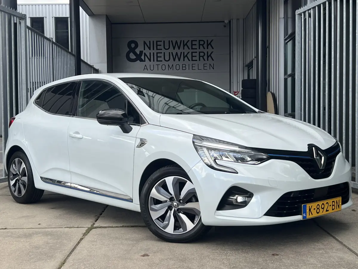 1.6 E-Tech Hybrid 140 Zen | AUTOMAAT | CAMERA | CARPLAY/ANDROID | NAVI | CRUISE CONTROL | PDC V+A | CLIMATE CONTROL | LMV 16'' | KEYLESS | LED | DAB | BLUETOOTH