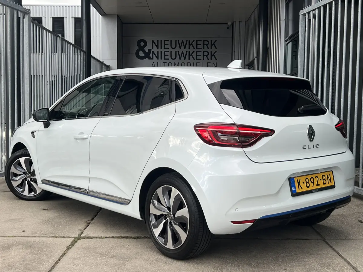 1.6 E-Tech Hybrid 140 Zen | AUTOMAAT | CAMERA | CARPLAY/ANDROID | NAVI | CRUISE CONTROL | PDC V+A | CLIMATE CONTROL | LMV 16'' | KEYLESS | LED | DAB | BLUETOOTH
