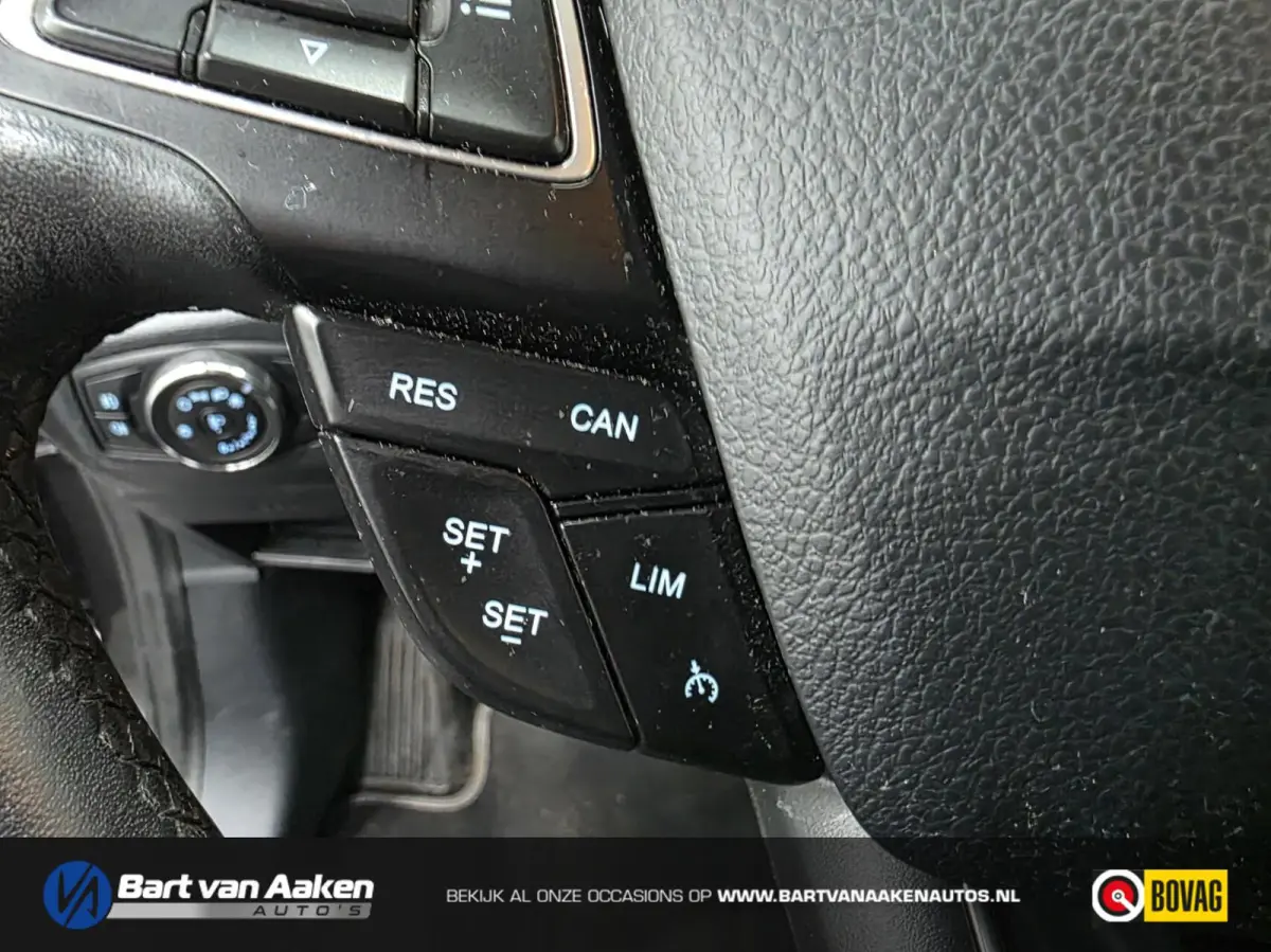 1.0 125pk Titanium Camera Navigatie Winterpack Climate
