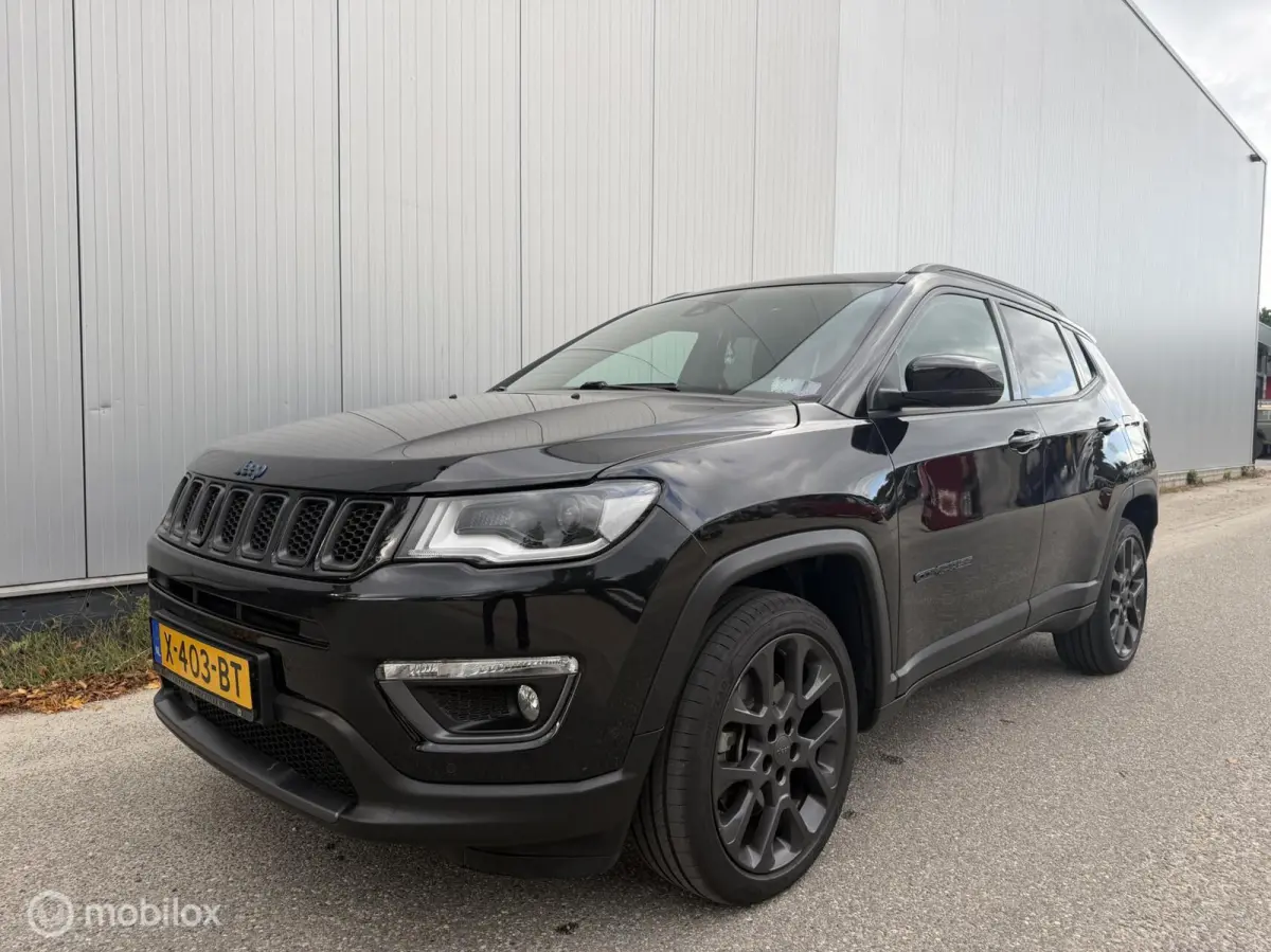 4xe 240 Plug-in Hybrid Trailhawk