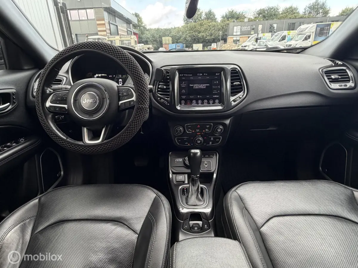 4xe 240 Plug-in Hybrid Trailhawk