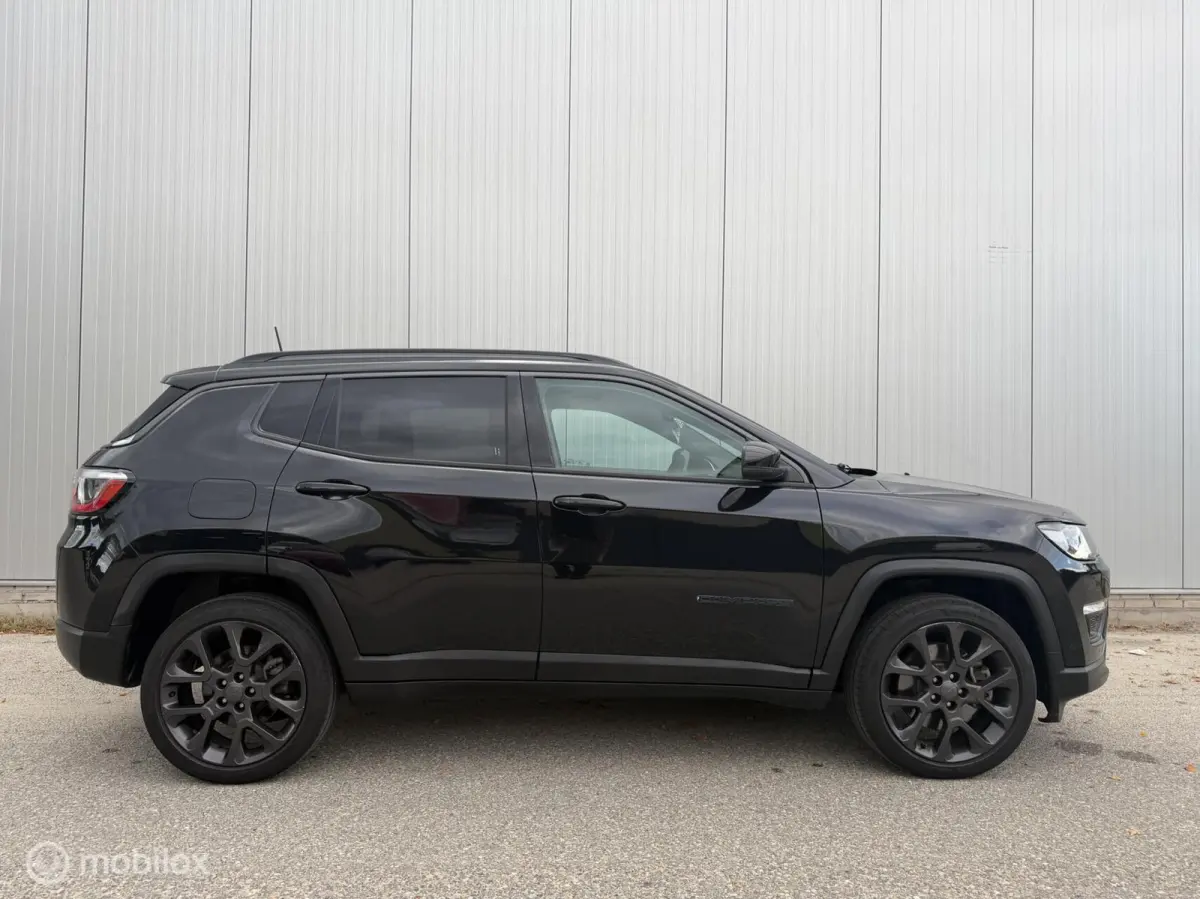 4xe 240 Plug-in Hybrid Trailhawk