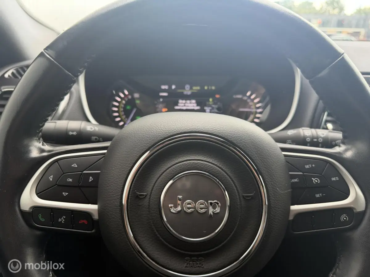4xe 240 Plug-in Hybrid Trailhawk