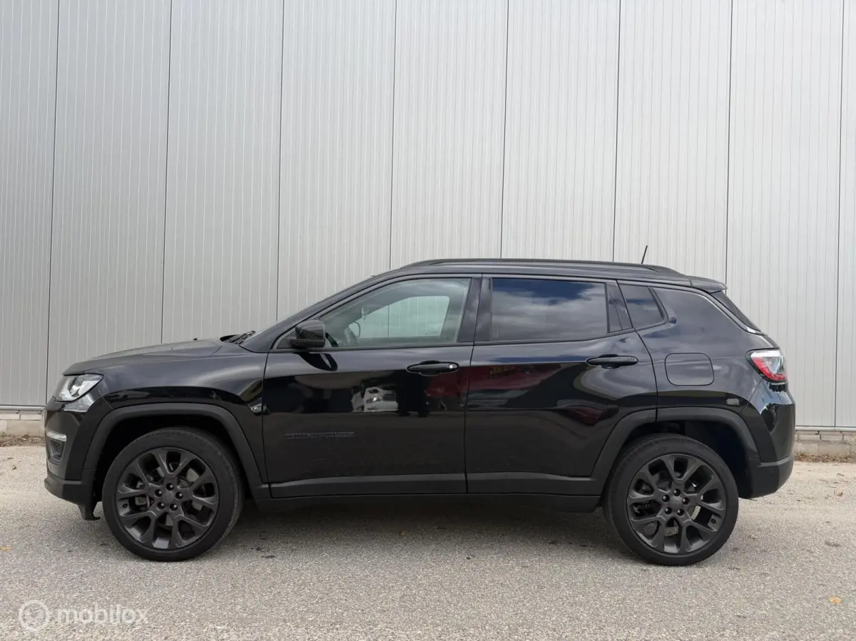 4xe 240 Plug-in Hybrid Trailhawk