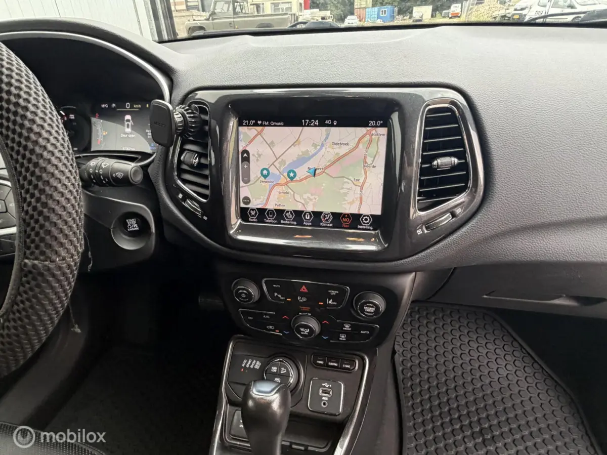 4xe 240 Plug-in Hybrid Trailhawk