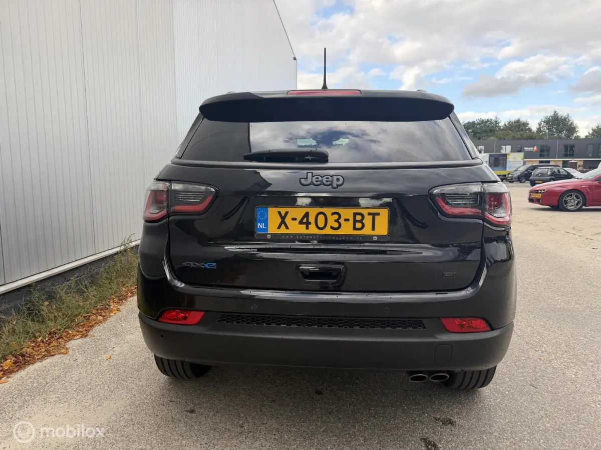 4xe 240 Plug-in Hybrid Trailhawk