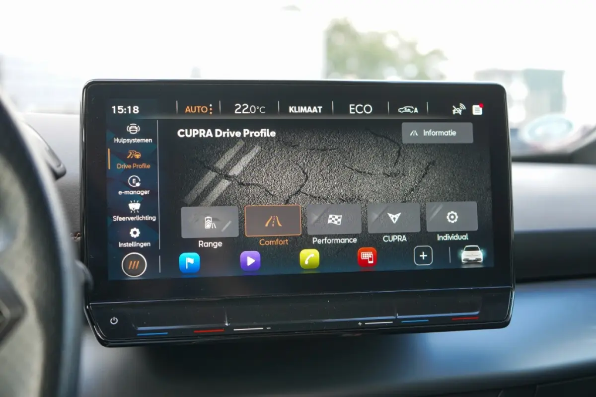 Performance 82 kWh | 97,53% SOH | Led | Camera | Travel assist