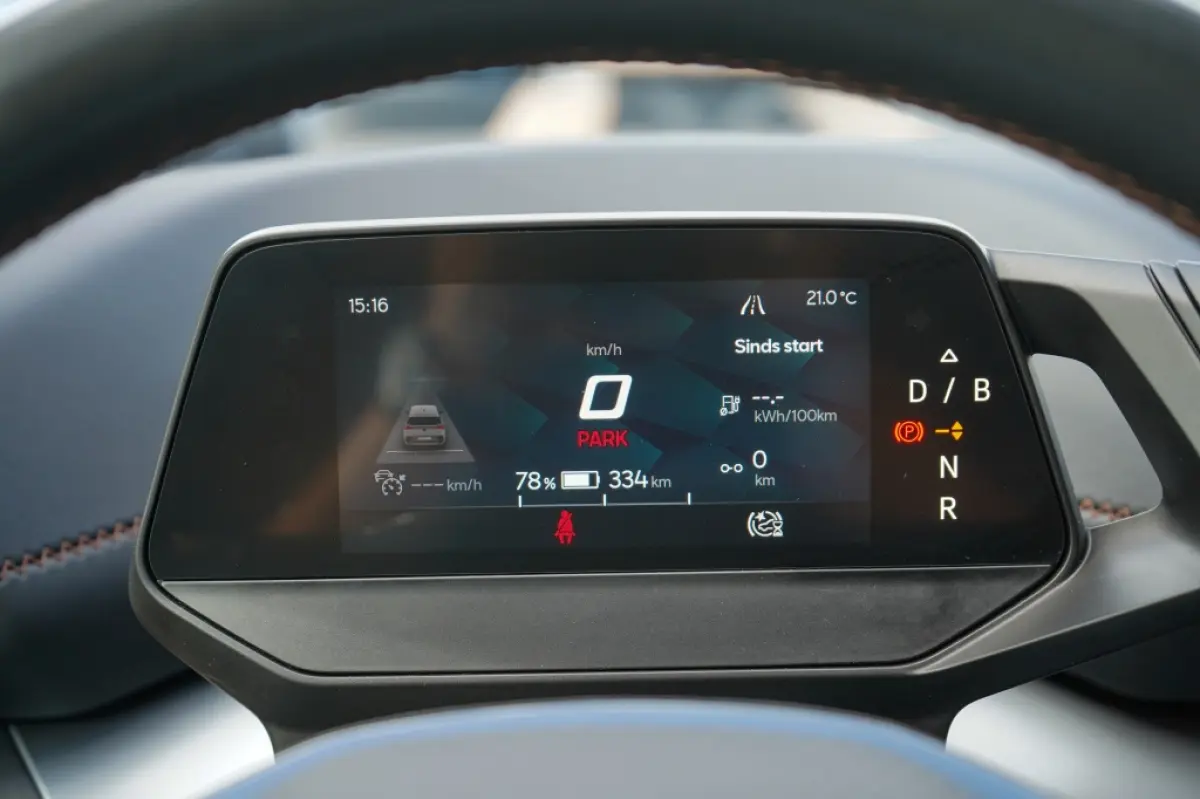 Performance 82 kWh | 97,53% SOH | Led | Camera | Travel assist