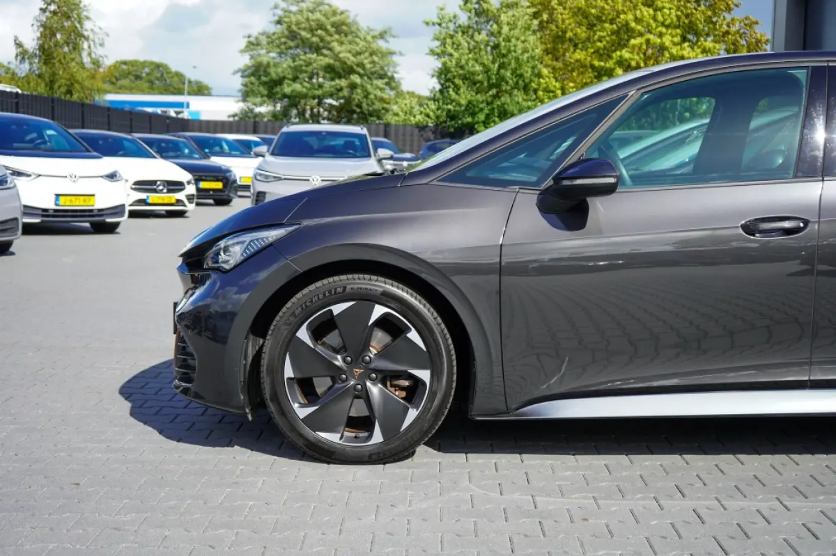 Performance 82 kWh | 97,53% SOH | Led | Camera | Travel assist