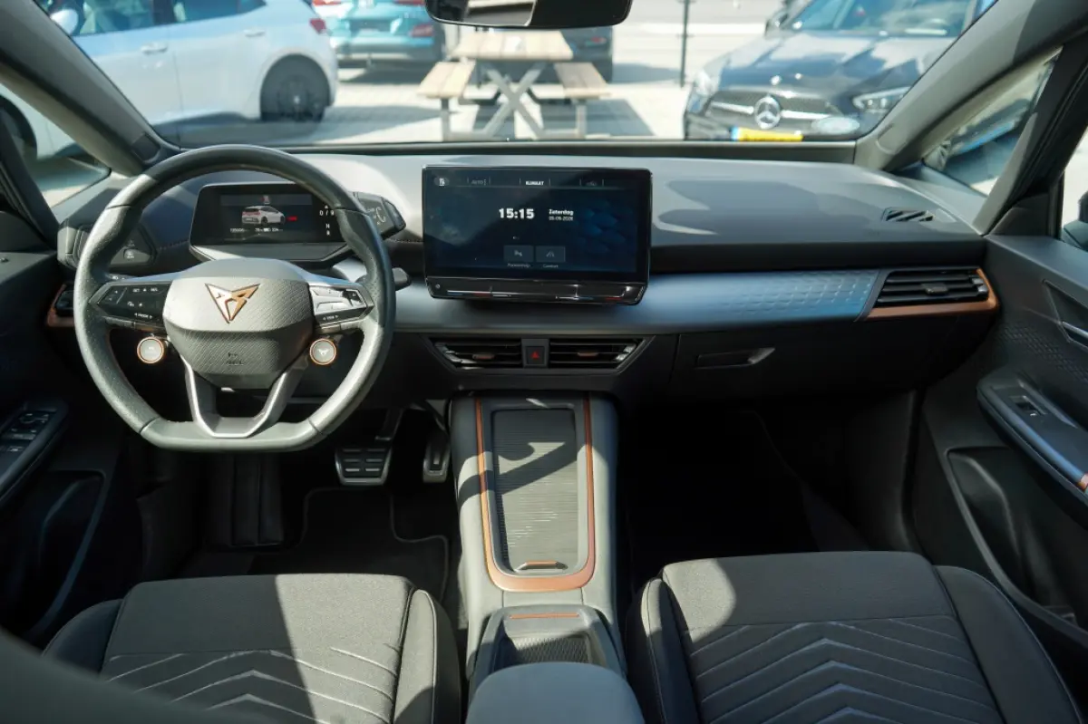 Performance 82 kWh | 97,53% SOH | Led | Camera | Travel assist