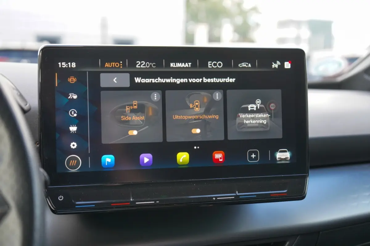 Performance 82 kWh | 97,53% SOH | Led | Camera | Travel assist