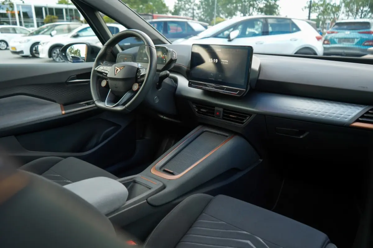 Performance 82 kWh | 97,53% SOH | Led | Camera | Travel assist