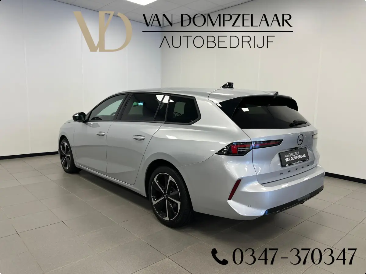 1.2T 130PK / SPORTSTOURER / GS-LINE / STOEL-STUURVERW. / NAVI / AGR-STOEL /