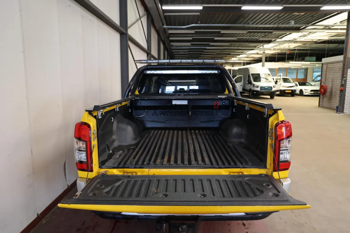 2.2 DI-D Intense 4X4 4WD TREKHAAK