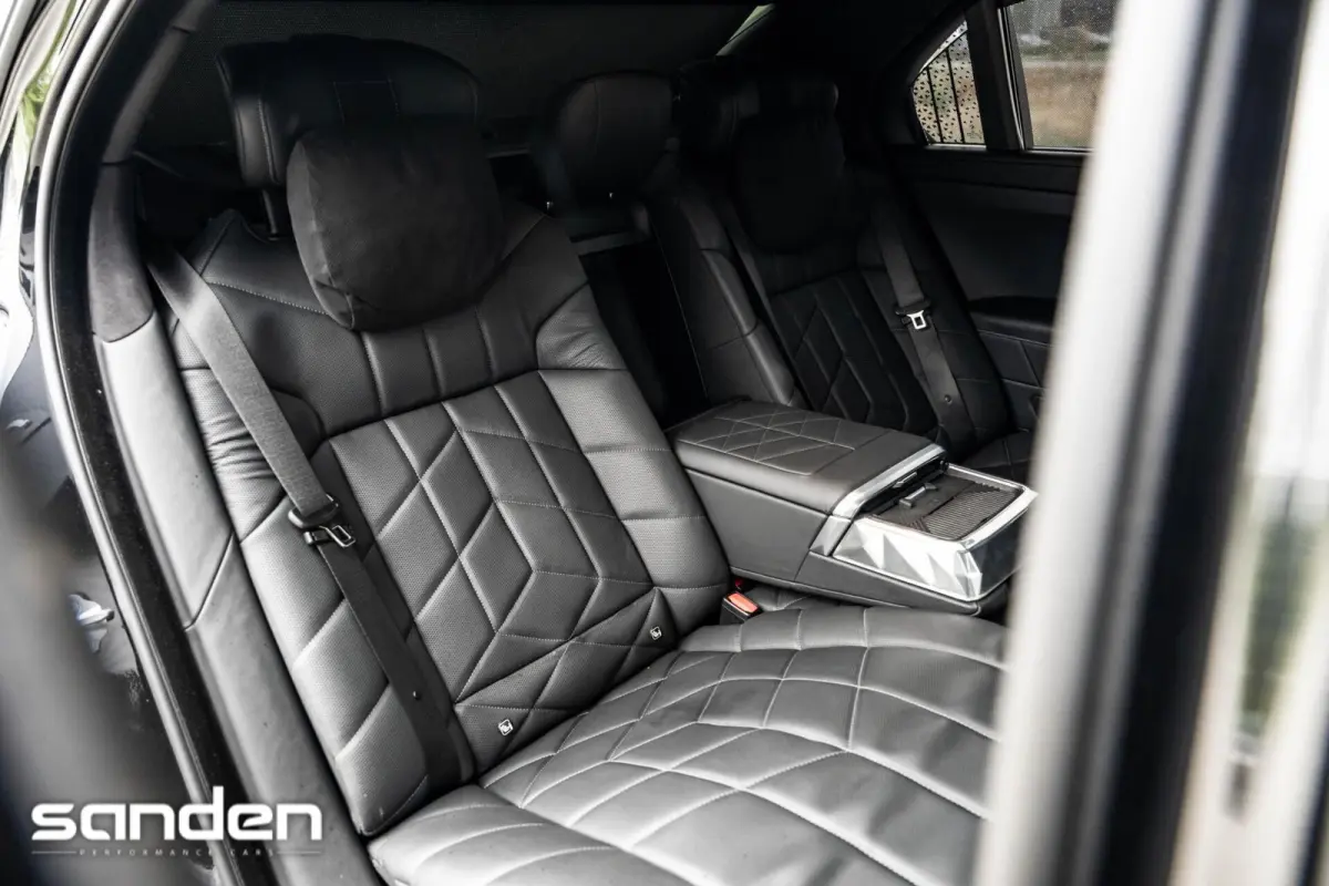 M760e xDrive MSport Pro|Theatre|B&W|Skylounge