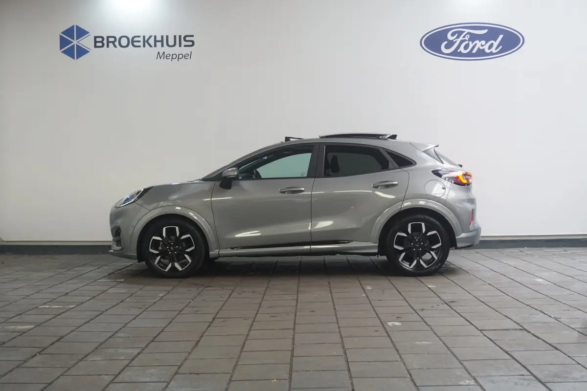 1.0 EcoBoost ST-Line X Automaat | Compleet! | Panoramadak | Adaptive Cruise | Dode Hoek Detectie | Winter Pakket | Elektrische Kofferklep |