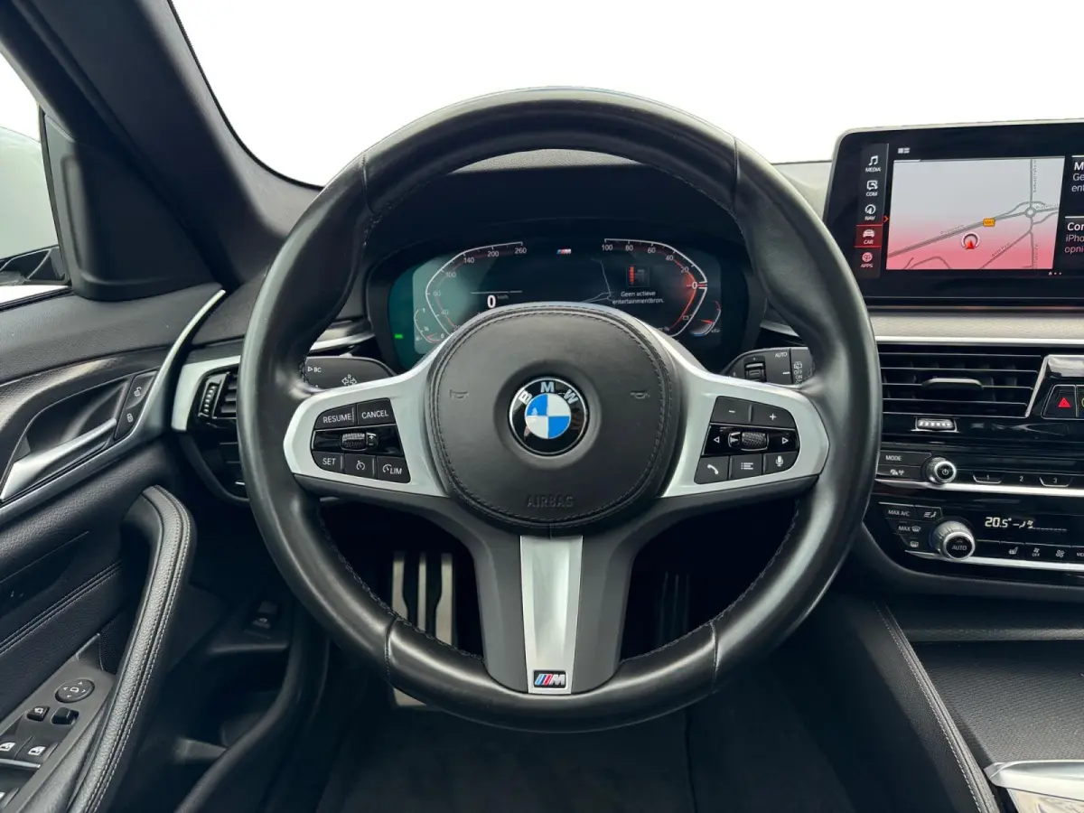 520i M-sport ✅ Pano ✅ Trekhaak ✅ Leder