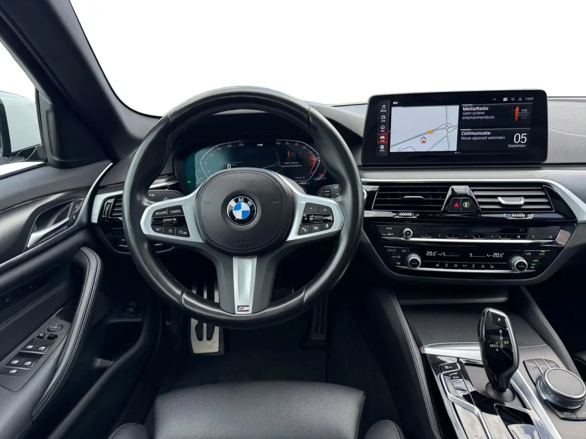 520i M-sport ✅ Pano ✅ Trekhaak ✅ Leder