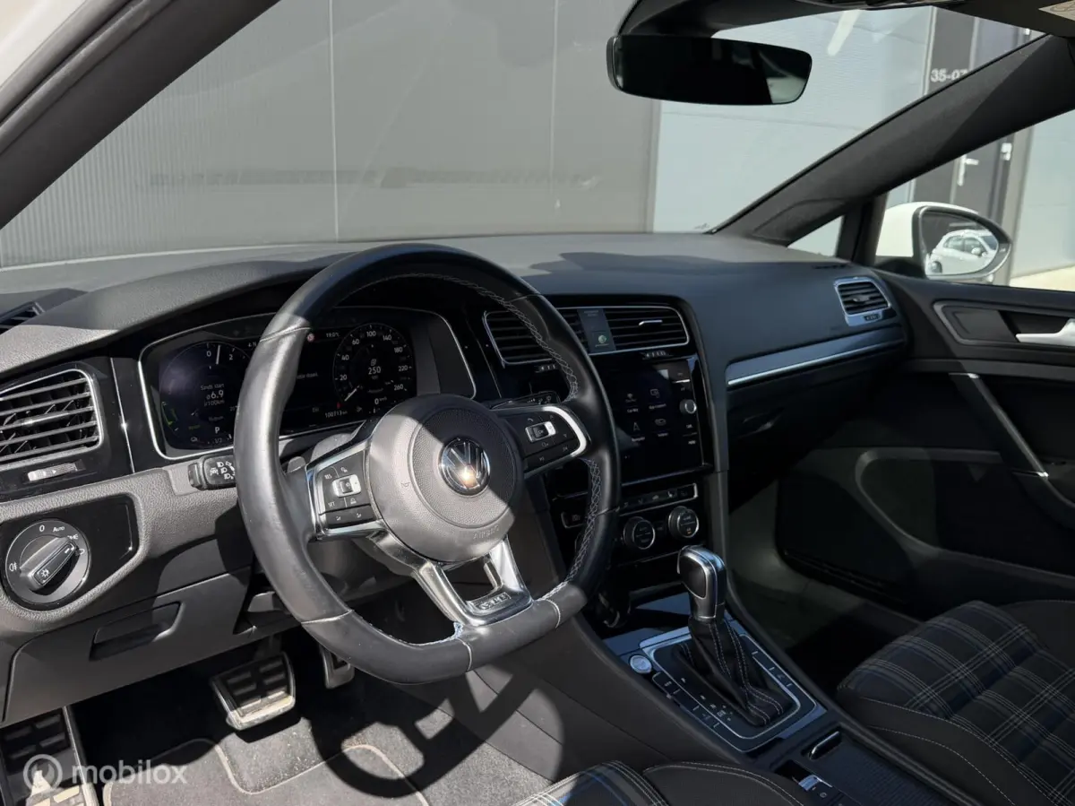 1.4 TSI PHEV GTE/Pano/Virtual/1e eig/ACC/Cam