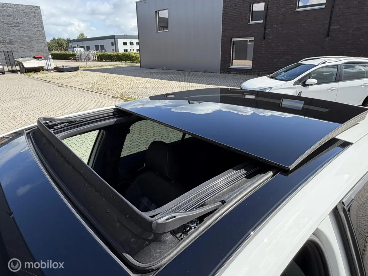 1.4 TSI PHEV GTE/Pano/Virtual/1e eig/ACC/Cam