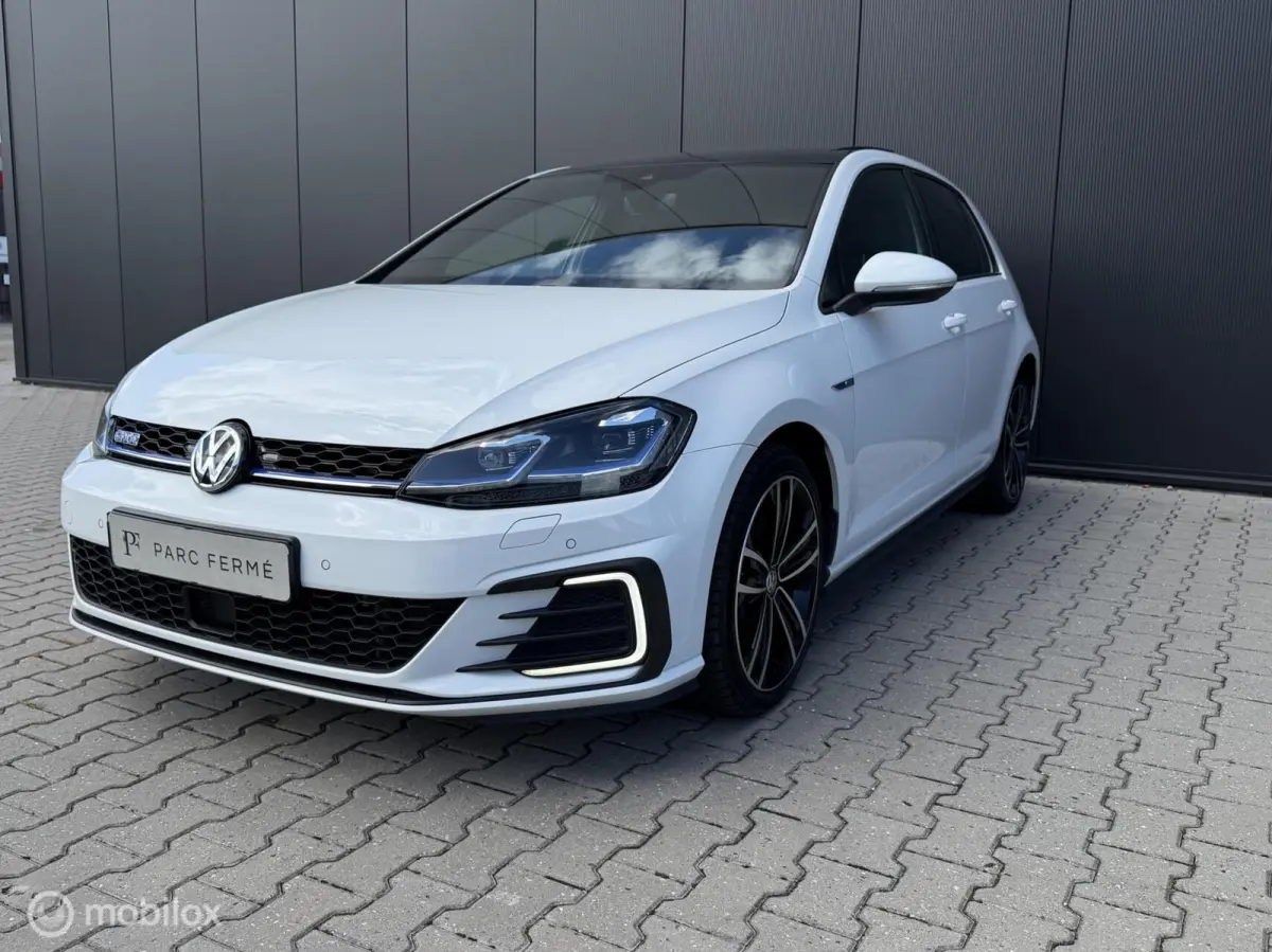 1.4 TSI PHEV GTE/Pano/Virtual/1e eig/ACC/Cam