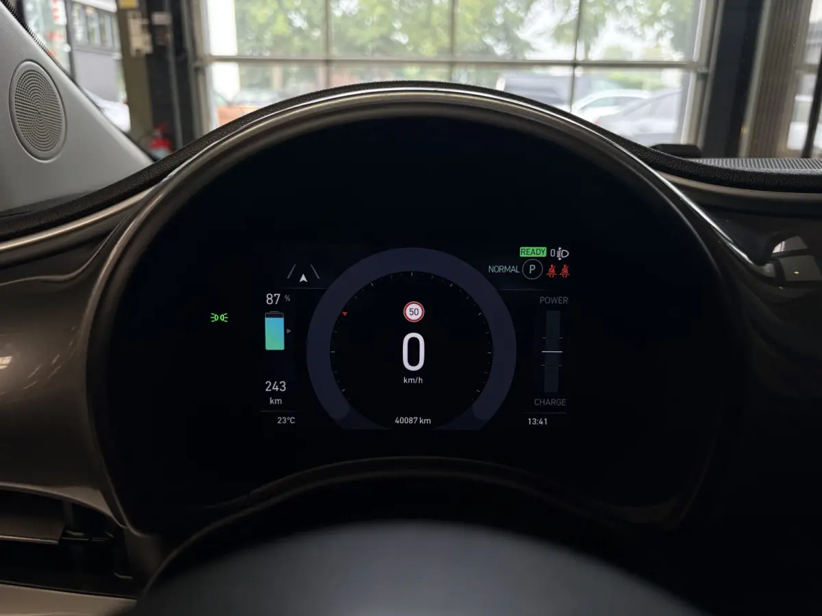 Icon 42 kWh Cruise, Cabrio, Carplay