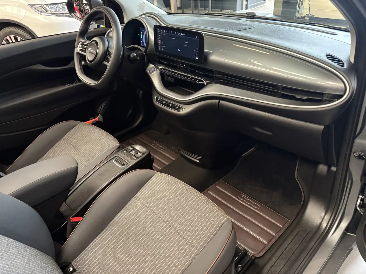 Icon 42 kWh Cruise, Cabrio, Carplay
