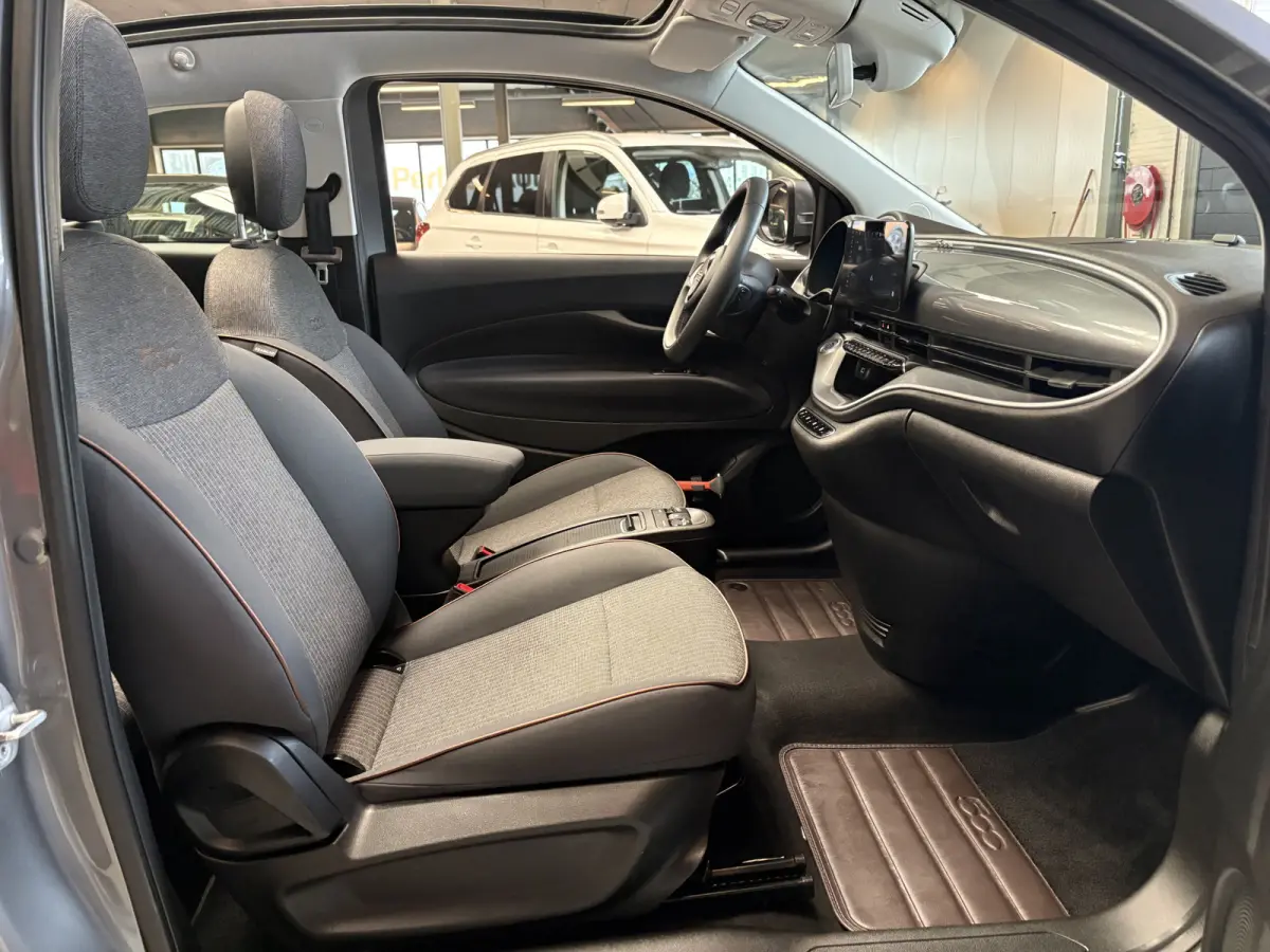 Icon 42 kWh Cruise, Cabrio, Carplay