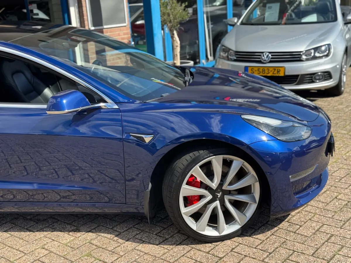 Performance AWD 75 kWh 2019 AUT NAVI BTW NAP!