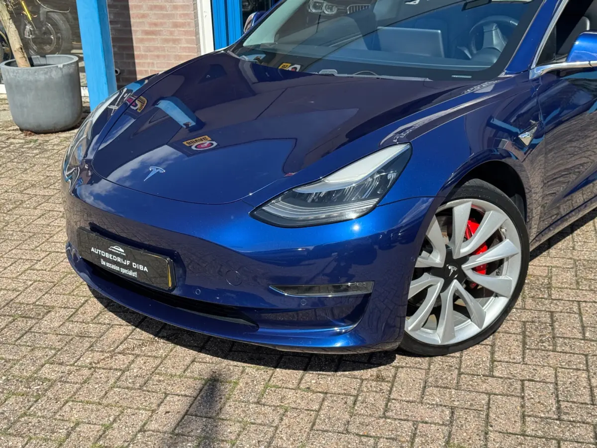 Performance AWD 75 kWh 2019 AUT NAVI BTW NAP!