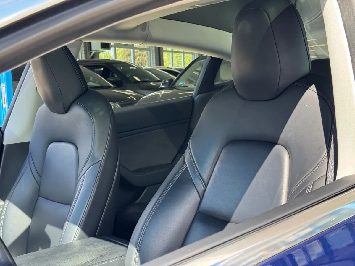 Performance AWD 75 kWh 2019 AUT NAVI BTW NAP!