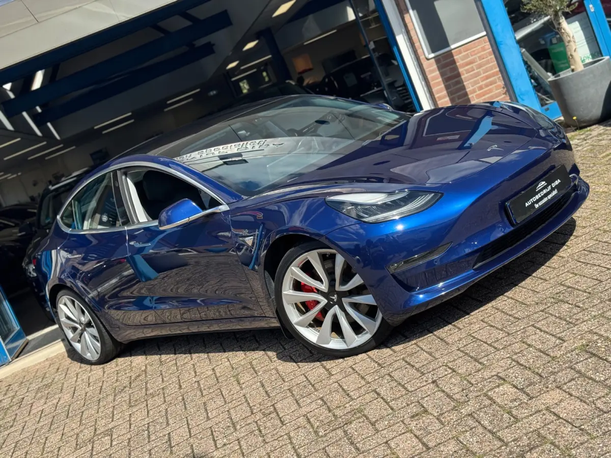 Performance AWD 75 kWh 2019 AUT NAVI BTW NAP!