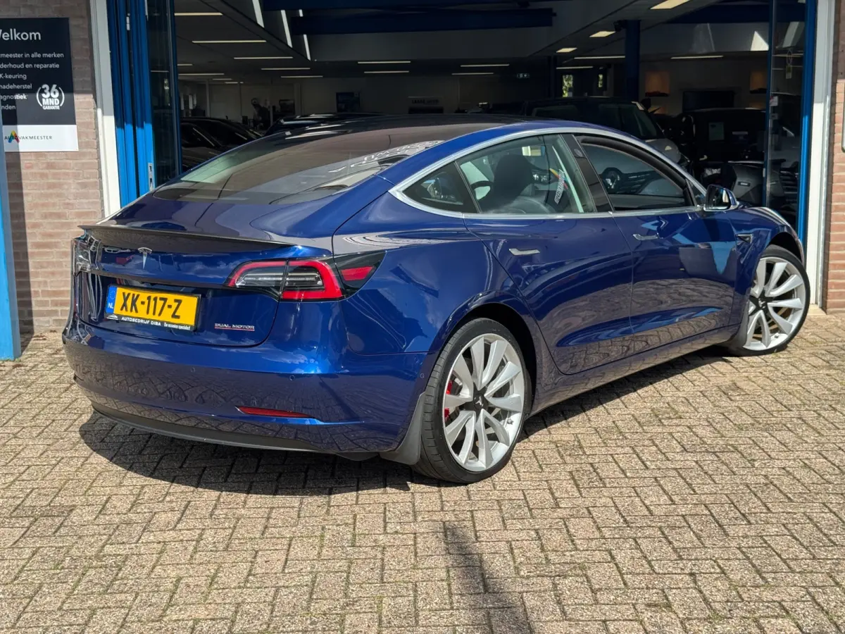 Performance AWD 75 kWh 2019 AUT NAVI BTW NAP!