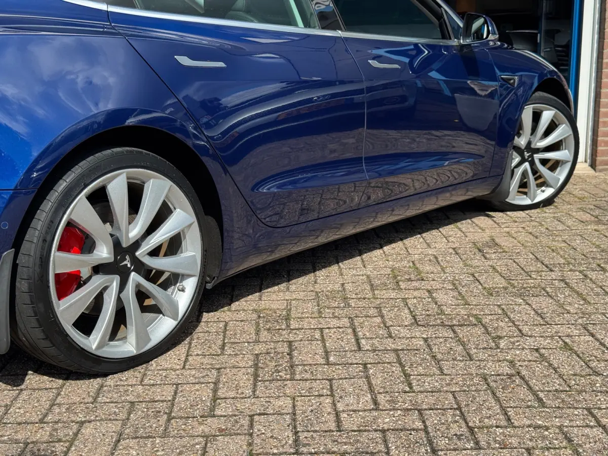 Performance AWD 75 kWh 2019 AUT NAVI BTW NAP!