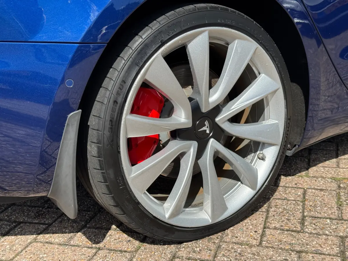 Performance AWD 75 kWh 2019 AUT NAVI BTW NAP!