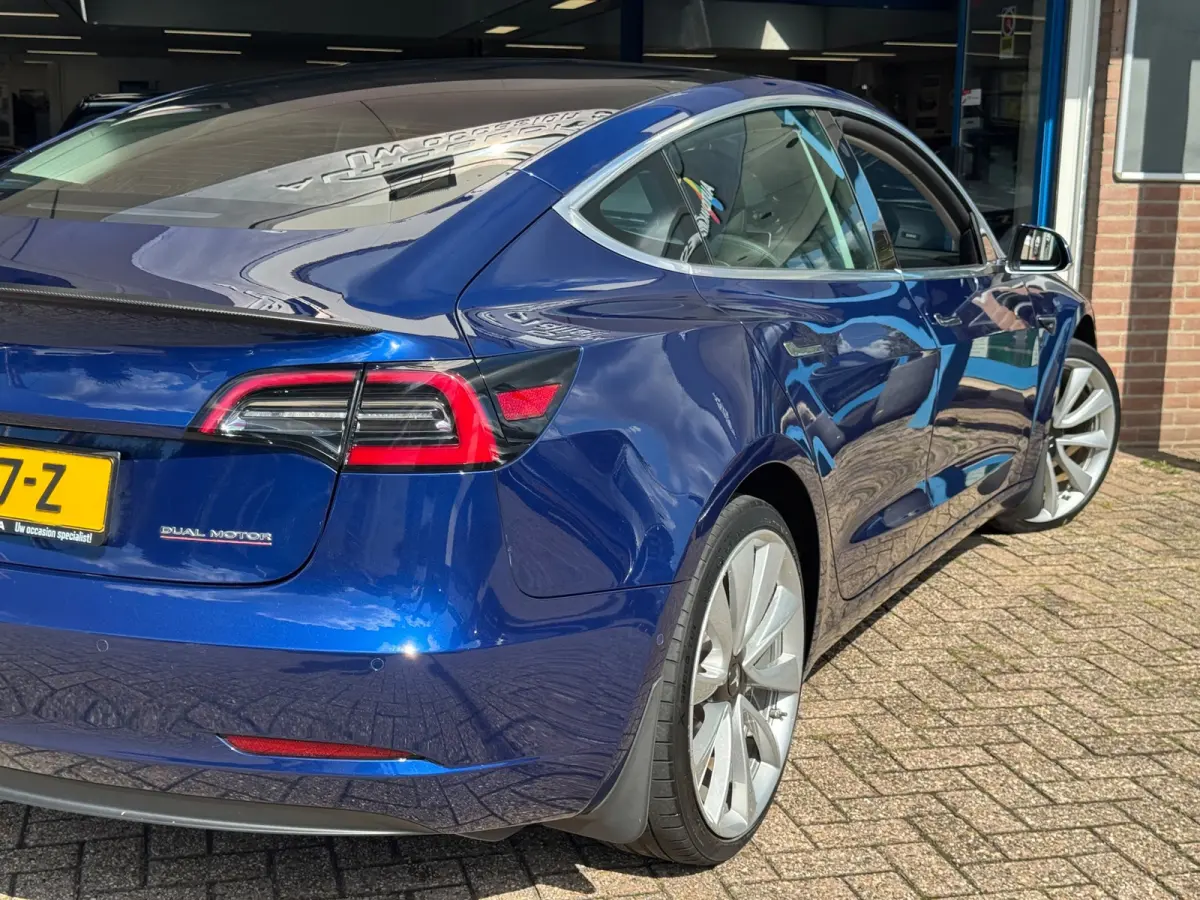 Performance AWD 75 kWh 2019 AUT NAVI BTW NAP!