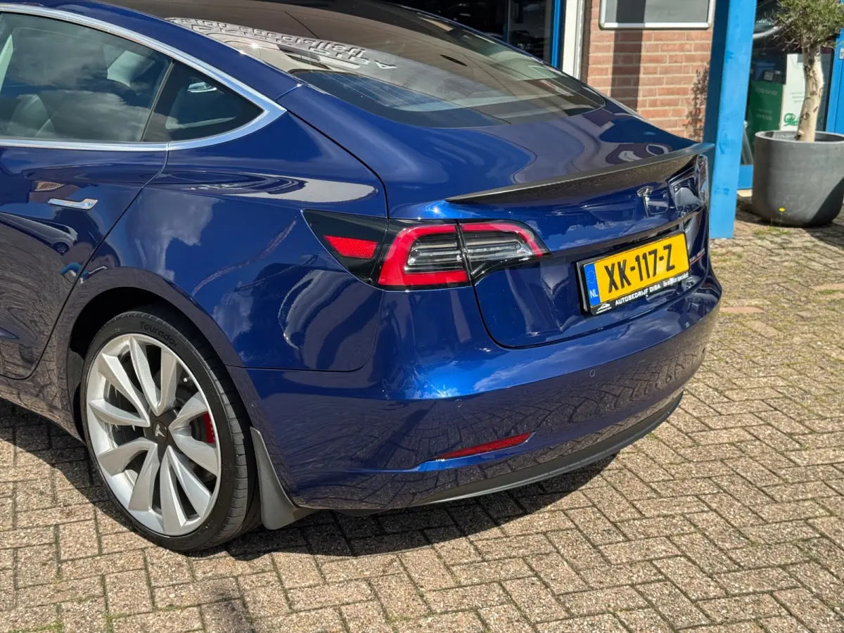 Performance AWD 75 kWh 2019 AUT NAVI BTW NAP!